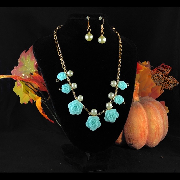 Rosy Necklace & Earring Set - Picture 1 of 1